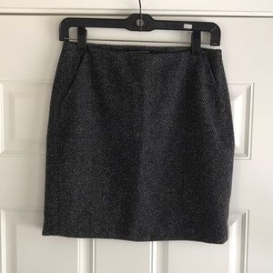 Banana Republic wool blend mini w pockets, size 0